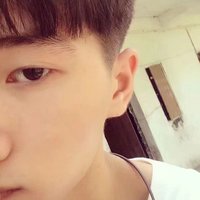吃草莓的大鲨鱼