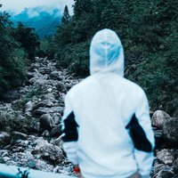 山与-