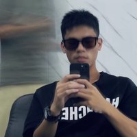 罗小鸿