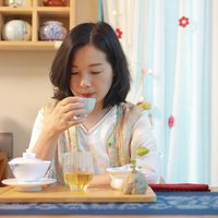 爱摄影的六月