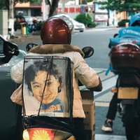政在拍照