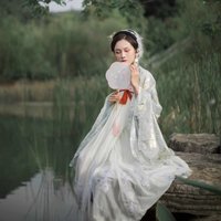窝边草吃兔