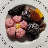 荆棘丛生栌青