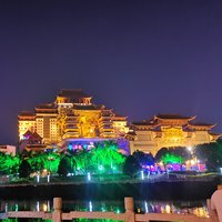 开心的峰哥