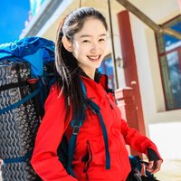 女飞卡其